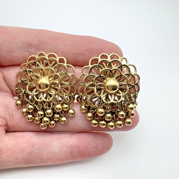 Vintage MONET Earrings Cha Cha Flower Clip On 1" - Picture 3 of 6